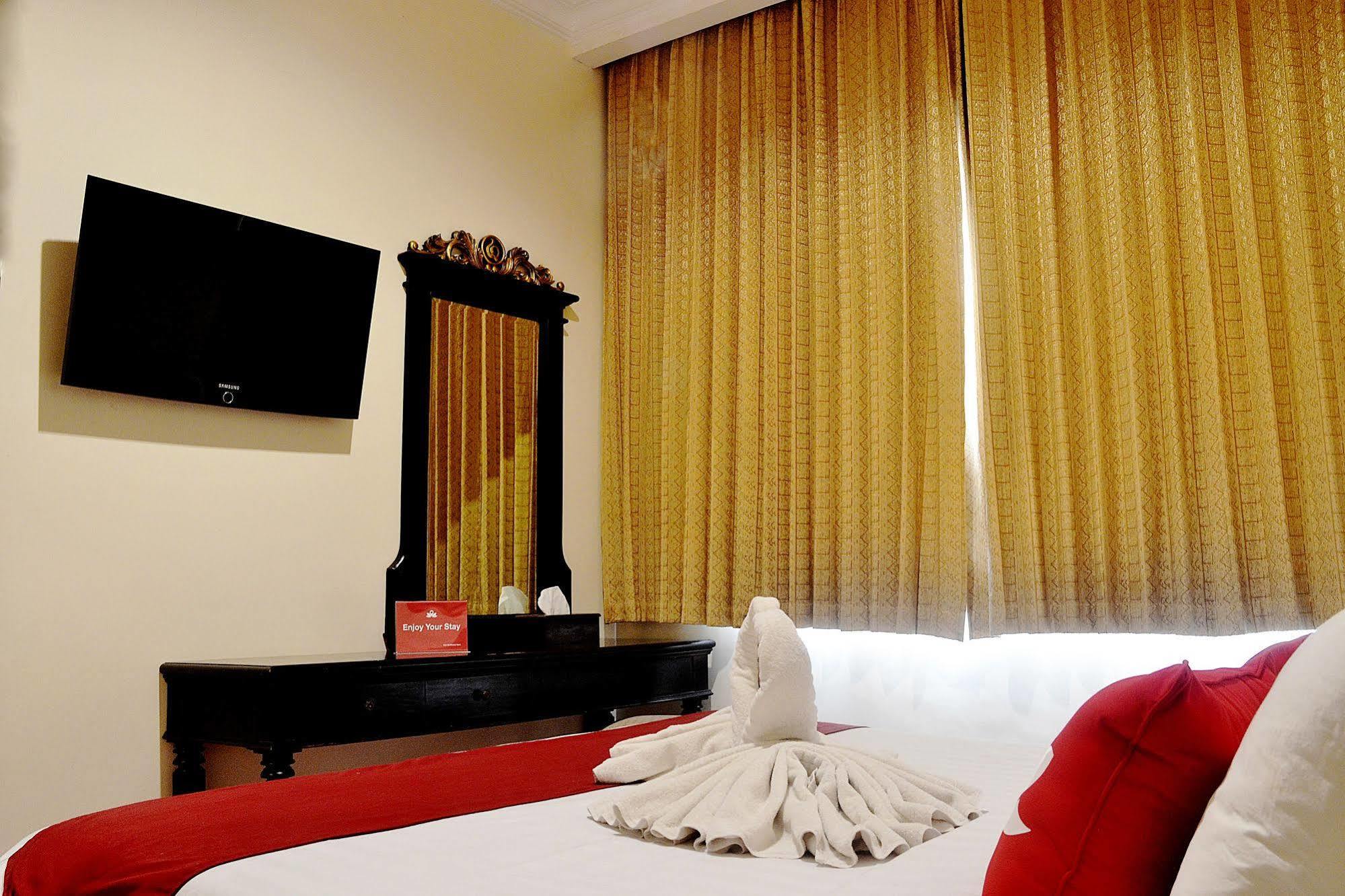 Zen Rooms Sultan Iskandar Muda スラバヤ エクステリア 写真