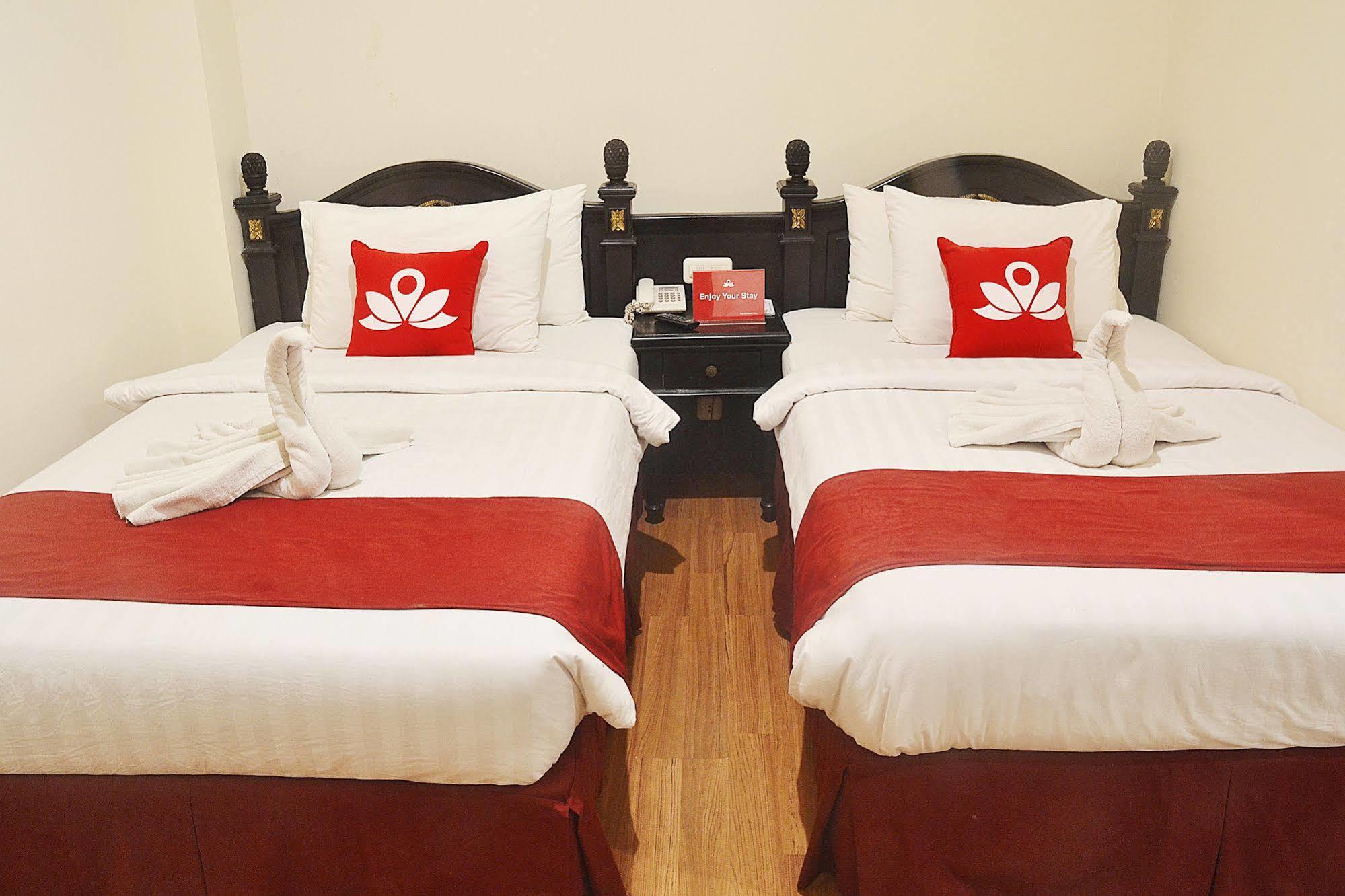 Zen Rooms Sultan Iskandar Muda スラバヤ エクステリア 写真