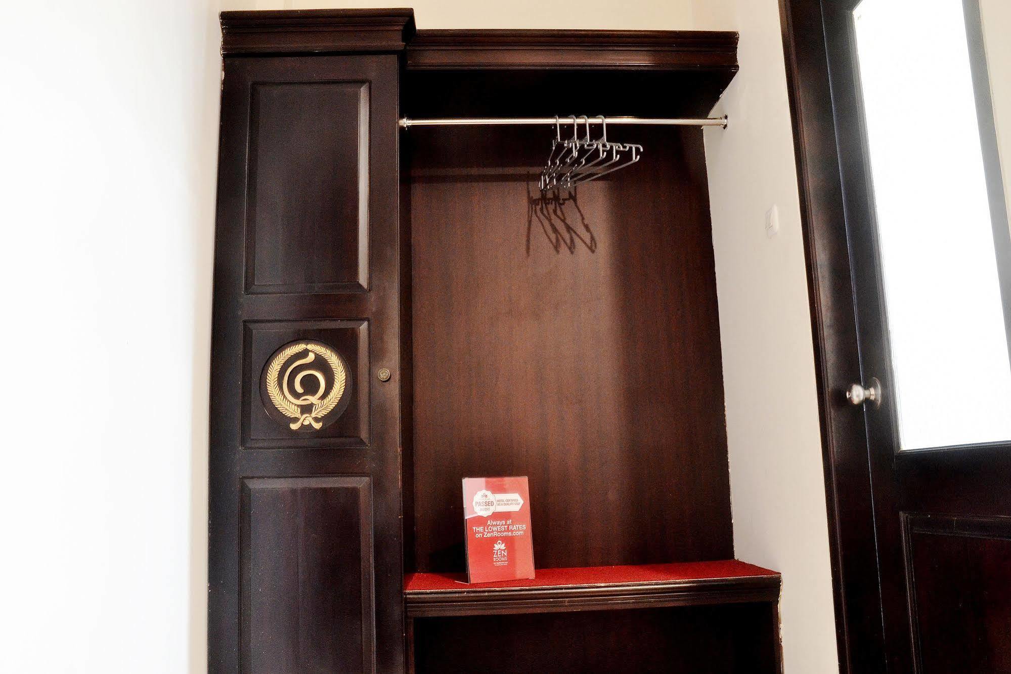 Zen Rooms Sultan Iskandar Muda スラバヤ エクステリア 写真